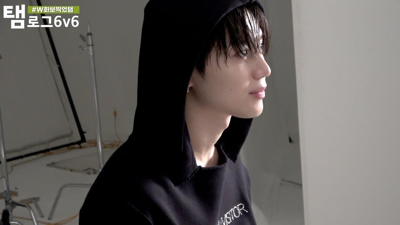 W Pictorial